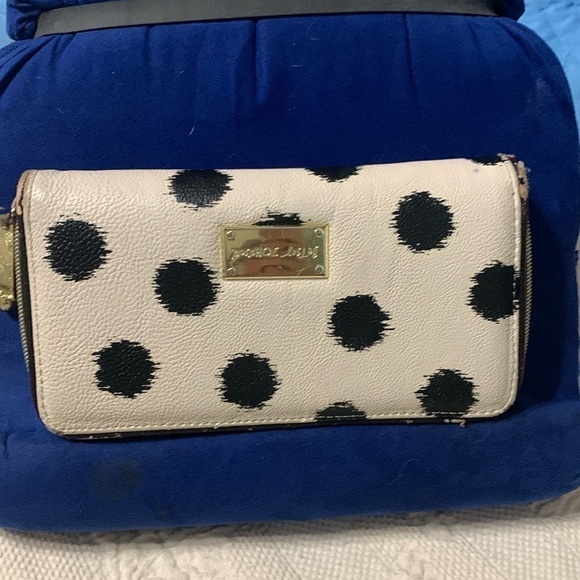 Betsy Johnson zip closure wallet - Picture 1 of 5